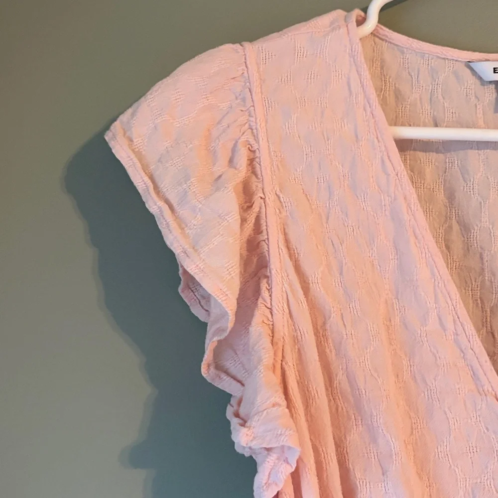 Express Light Pink Ruffle Top - Picture 4 of 4